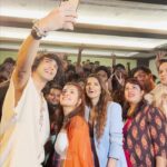 Avneet Kaur Instagram - #KesariyoRang promotions day 1 went like ❤️😍 @vyrloriginals @shantanu.maheshwari @aseeskaurmusic