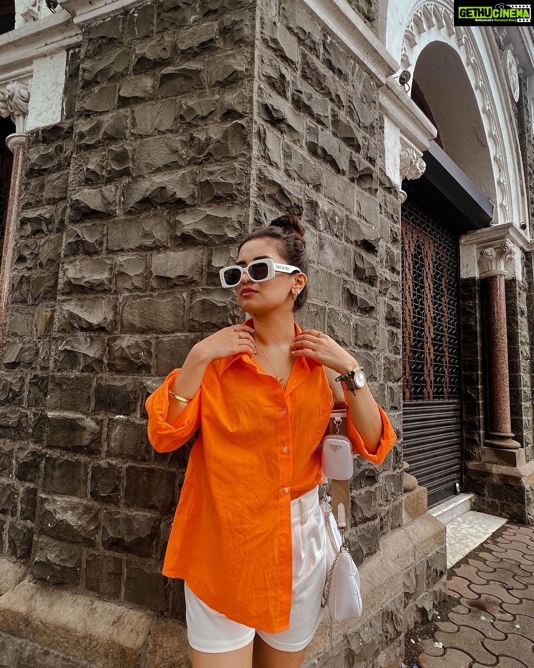 Avneet Kaur Instagram - Walk it like I talk it.๐งก๐ฅ . . . ๐- @nakedwolfe ๐ธ- @krupalakhanii.16