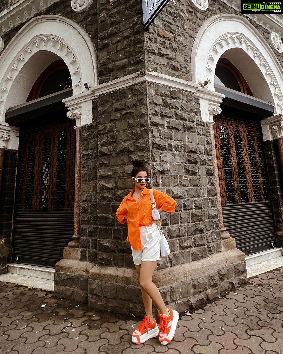 Avneet Kaur Instagram - Walk it like I talk it.๐งก๐ฅ . . . ๐- @nakedwolfe ๐ธ- @krupalakhanii.16