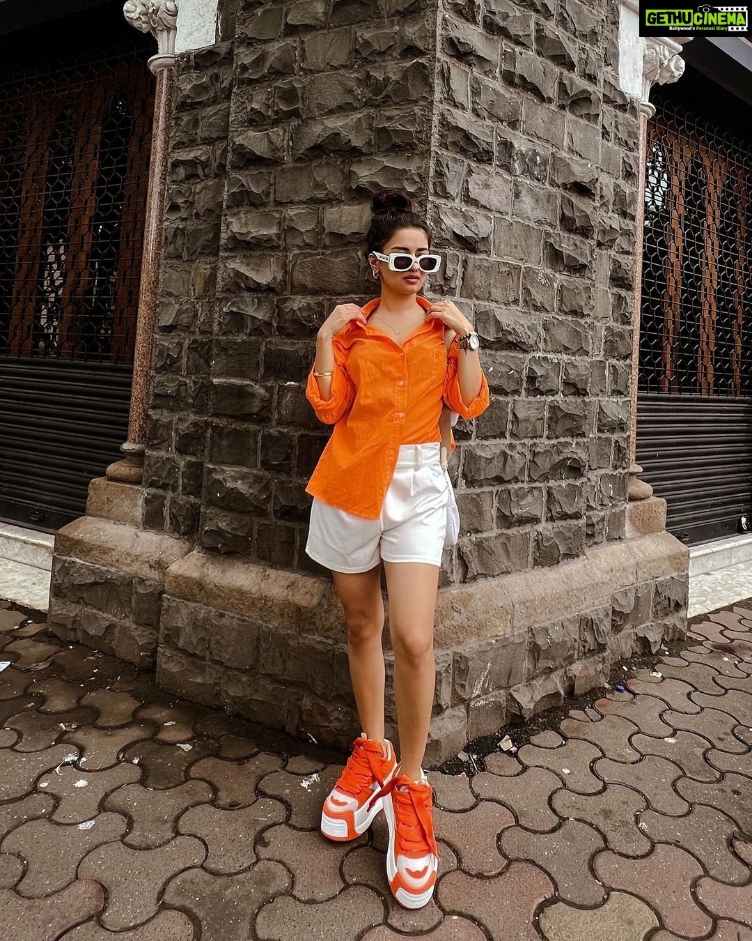 Avneet Kaur Instagram - Walk it like I talk it.๐งก๐ฅ . . . ๐- @nakedwolfe ๐ธ- @krupalakhanii.16