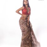Avneet Kaur Instagram - Desi girl ❤️ Cover star: @avneetkaur_13 Magazine: @culturedwedding Managing Editor: @yadav_manjeet Business Head: @divyanijain1925 Stylist: @juhi.ali Photographer: @ipshita.db Make-up: @sachinmakeupartist1 Hair: @shab_qureshi786 Outfit: @suwishofficial Jewellery: @meraki.mumbai @kharikajai Saree draper: @kkiranseth Location: @maximusstudiomumbai Managed by: @stellaartalent Co-ordinated by: @nadiiaamalik
