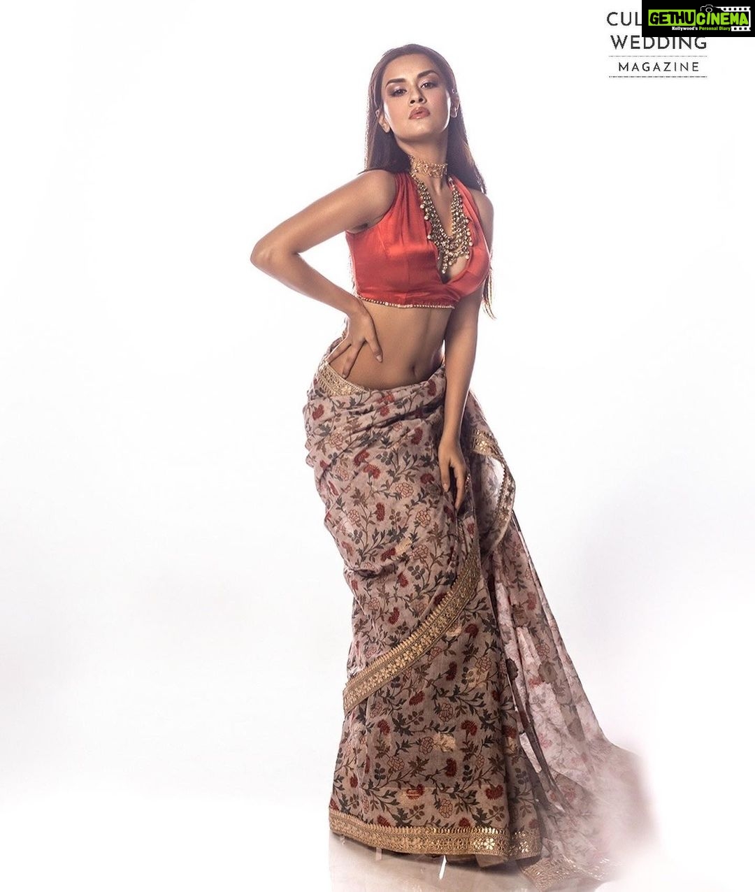 Avneet Kaur Instagram - Desi girl ❤️ Cover star: @avneetkaur_13 Magazine: @culturedwedding Managing Editor: @yadav_manjeet Business Head: @divyanijain1925 Stylist: @juhi.ali Photographer: @ipshita.db Make-up: @sachinmakeupartist1 Hair: @shab_qureshi786 Outfit: @suwishofficial Jewellery: @meraki.mumbai @kharikajai Saree draper: @kkiranseth Location: @maximusstudiomumbai Managed by: @stellaartalent Co-ordinated by: @nadiiaamalik