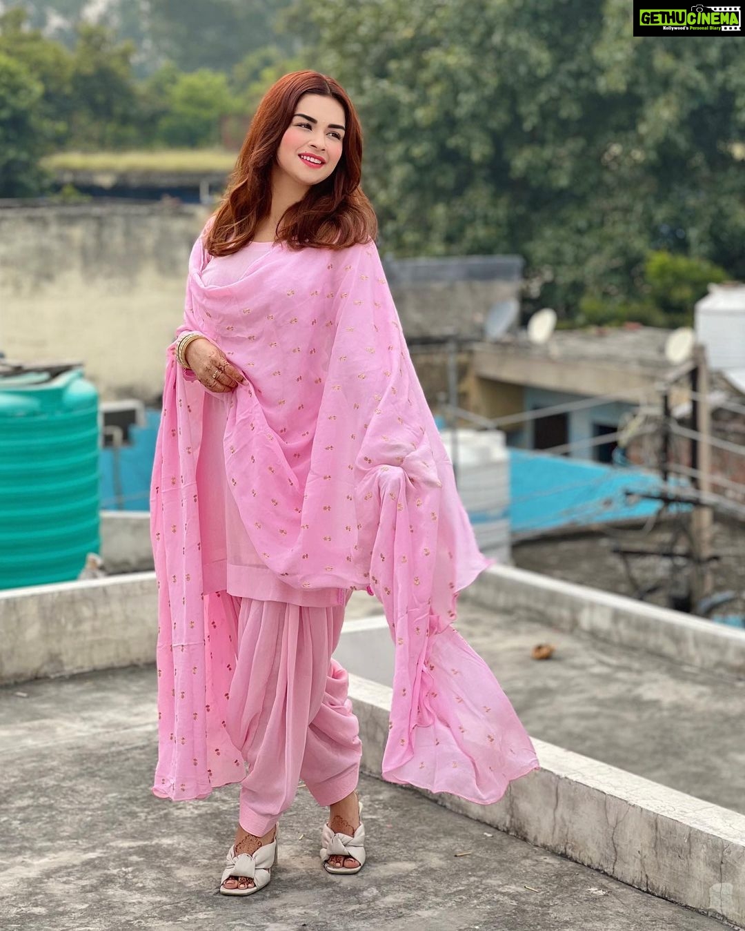 Avneet Kaur Instagram - Ambarsariya mundeya ve kachiya kaliyaan na tod 🕊💓✨ Punjab