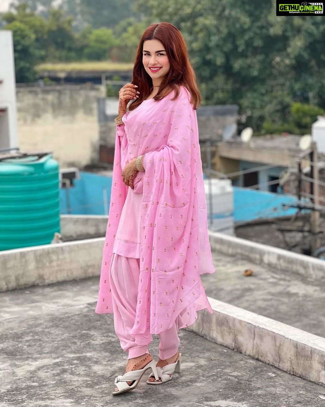 Avneet Kaur Instagram - Ambarsariya mundeya ve kachiya kaliyaan na tod 🕊💓✨ Punjab