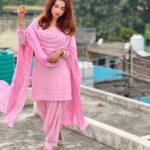 Avneet Kaur Instagram – Ambarsariya mundeya ve kachiya kaliyaan na tod 🕊💓✨ Punjab