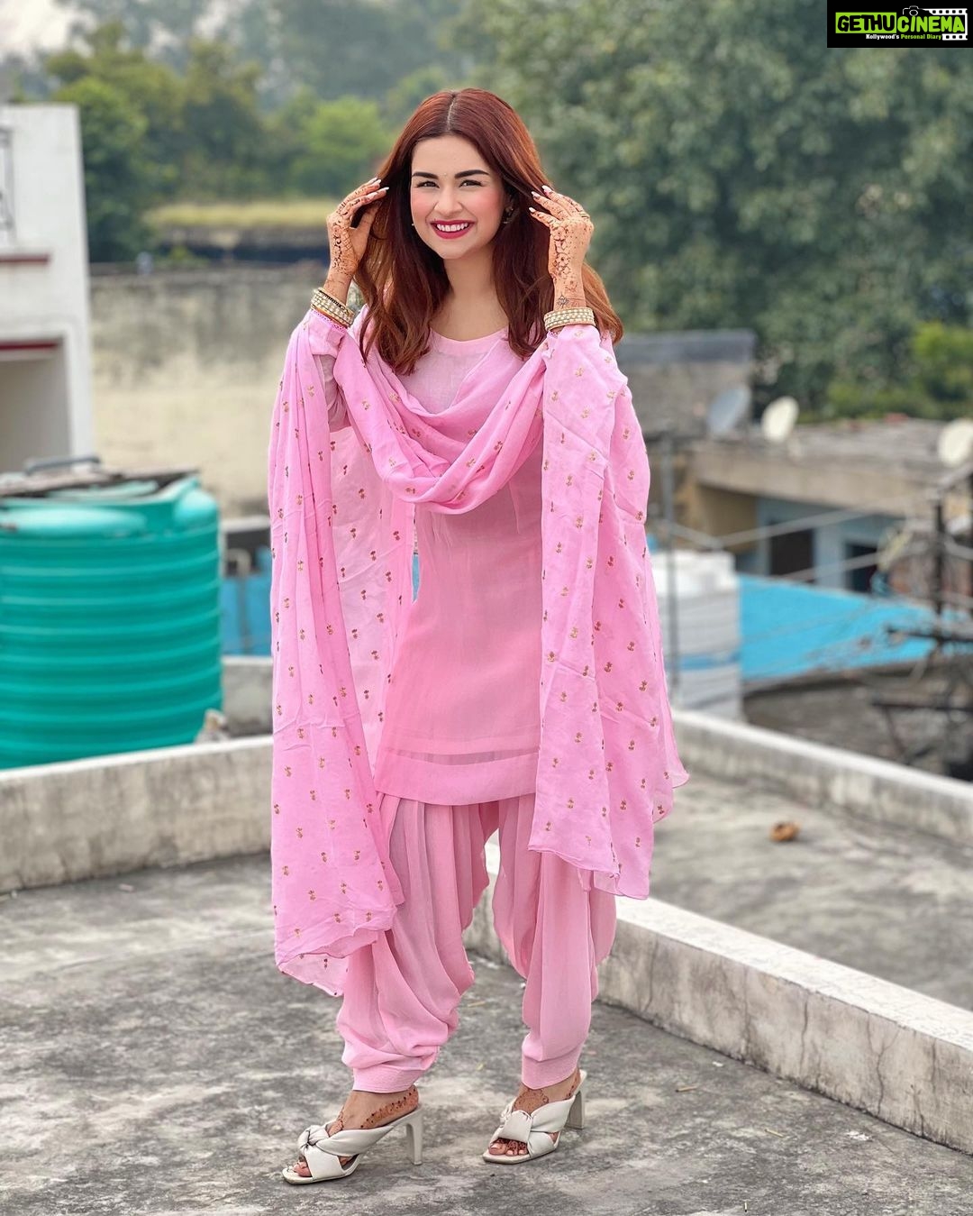 Avneet Kaur Instagram - Ambarsariya mundeya ve kachiya kaliyaan na tod 🕊💓✨ Punjab