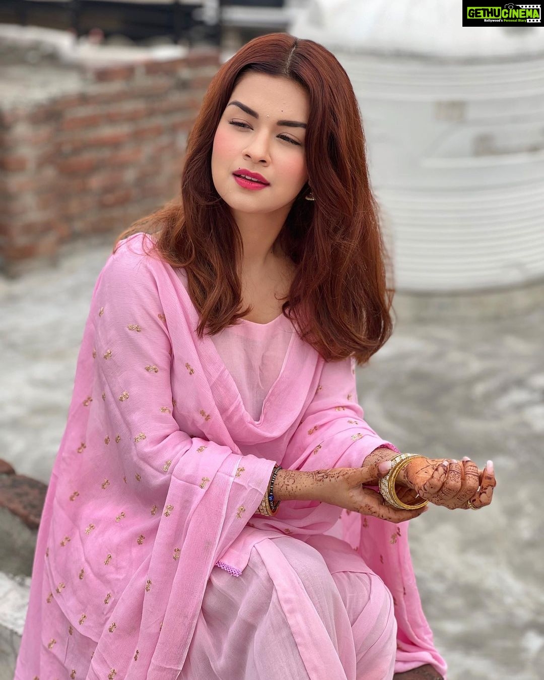 Avneet Kaur Instagram - Ambarsariya mundeya ve kachiya kaliyaan na tod 🕊💓✨ Punjab