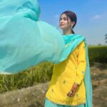 Avneet Kaur Instagram – Jatti Nu Ve Thodd Koi Na
Pyaar Tere Bina Jatta Load Koi Na 💙🌞🌾 #throwback #punjab2022

Outfit: @lavanyathelabel
Stylist: @styling.your.soul Punjab