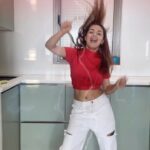Avneet Kaur Instagram - Life ko electrifying dance banao; Jhalak Dikhhla Jaa par apni jhalak dikhao ⚡️Use #StingMachaDe filter and post your video ⚡️Use #StingMachaDe ⚡️Tag and follow @sting_india #collab