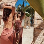 Avneet Kaur Instagram - Tanned.🤎✨ #throwback #turkey #antalya Outfit: @tizzi.official Stylist: @digitallydiksha Antalya, Turkey