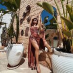 Avneet Kaur Instagram - Tanned.🤎✨ #throwback #turkey #antalya Outfit: @tizzi.official Stylist: @digitallydiksha Antalya, Turkey