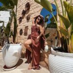 Avneet Kaur Instagram - Tanned.🤎✨ #throwback #turkey #antalya Outfit: @tizzi.official Stylist: @digitallydiksha Antalya, Turkey