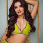 Avneet Kaur Instagram - Sun mere humsafar 💚💫✨ @azafashions @azafashions Designer, Rajiramniq Neckpiece: Vaidaan Jewellery @vaidaan.official Editor: Devangi Nishar @devanginishar Photographer: Kunal Gupta @kunalgupta91 Interview: Sreemita Bhattacharya @sreemita_bhattacharya Creative Direction: Arthi Medithi @amedithi Styled by Krutika Sharma @krutikaa_sharma Styling Assistant: Yasha Choraria @theclosetcontroversy Makeup by Sachin Salvi @sachinmakeupartist1 Hairstyling by Arbaz Shaikh @arbazshaikh6210 Artist managed by Stellaar Talent @stellaartalent