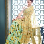 Avneet Kaur Instagram - Dekhu main tujhe ya dekhu kudrat ke nazaare 💛💚💫 @azafashions Designer, Prints by Radhika Neckpiece & earrings: Varuna D Jani @varunadjani Neckpiece as belt: Vaidaan Jewellery @vaidaan Editor: Devangi Nishar @devanginishar Photographer: Kunal Gupta @kunalgupta91 Interview: Sreemita Bhattacharya @sreemita_bhattacharya Creative Direction: Arthi Medithi @amedithi Styled by Krutika Sharma @krutikaa_sharma Styling Assistant: Yasha Choraria @theclosetcontroversy Makeup by Sachin Salvi @sachinmakeupartist1 Hairstyling by Arbaz Shaikh @arbazshaikh6210 Artist managed by Stellaar Talent @stellaartalent