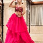 Avneet Kaur Instagram - About last night💕❤️ #whatiwore Styled by @manalijagtap Outfit @manalijagtapofficial 📸- @heenalaad Pune, Maharashtra