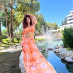 Avneet Kaur Instagram – Summer high 🧡🌴✨

Outfit: @threadnbutton
Stylist : @digitallydiksha Rixos Downtwn Antalya