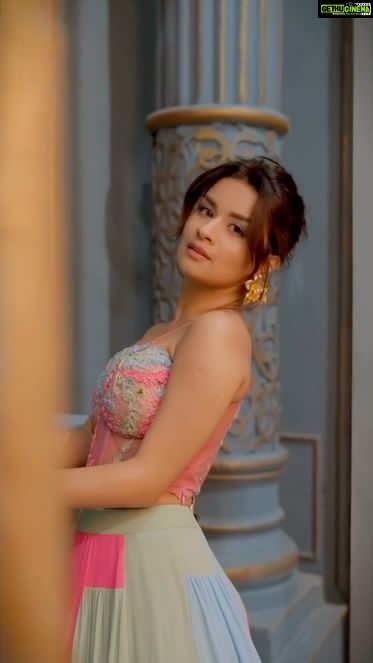 Avneet Kaur Instagram - Ishq tera 💕✨ @azafashions #reelsinstagram #reelitfeelit