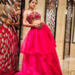 Avneet Kaur Instagram - About last night💕❤️ #whatiwore Styled by @manalijagtap Outfit @manalijagtapofficial 📸- @heenalaad Pune, Maharashtra