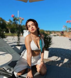 Avneet Kaur Instagram - Beach bum 🌴🥥🤍🐠✨

👗@styledbysujata
Assisted by: @dsheth_826
Outfit:@ruchisoniofficial
📸- @krupalakhanii.16