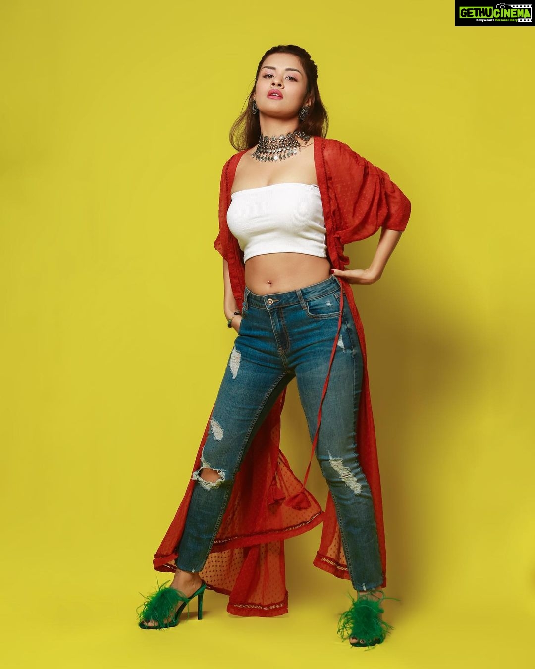 Avneet Kaur Instagram - Kesariyo rang promotions day 1 ๐งก๐โจ ๐ธ- @photoeekaysid