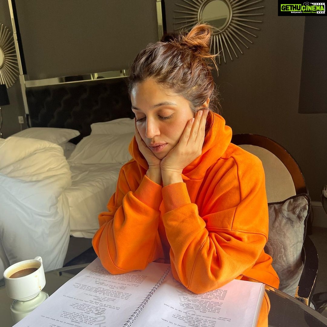 Bhumi Pednekar Instagram - 🙋🏻♀️🦊 . . . #hello #instafam #love #joy #newfilm #newvibe
