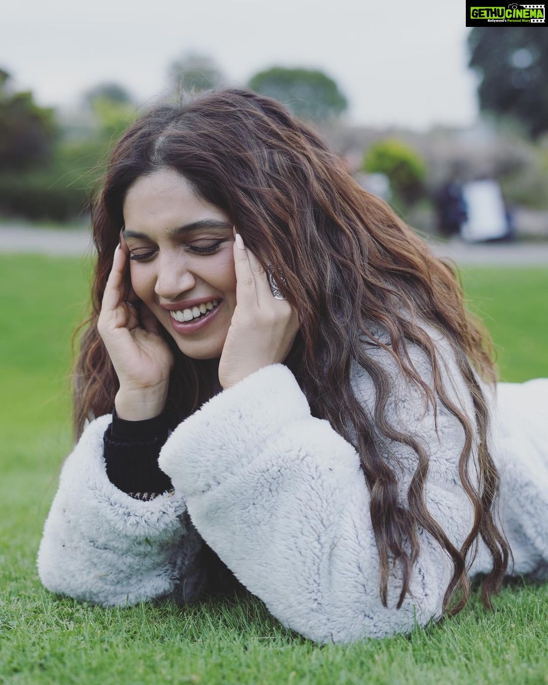 Bhumi Pednekar Instagram - Moody Monday . . . #Goodmorning #Instafam #monday #love #Mood #Glasgow