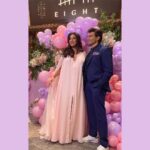 Bipasha Basu Instagram – Thank you @eightrestaurantindia  @prashantissar  @atularuia  @phoenixpalladium ,for being such generous hosts and showering us with unending extravagance! It will be  a night remembered by all ❤️
#littlemonkeyontheway #parentstobe #babyshower #monkeylove