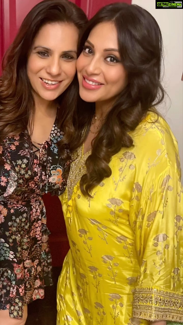 Bipasha Basu Instagram - Happy Birthday @mamtaanand10_10 ❤️Everyone needs a person like you in their lives to experience true joy . You are AMAZING! Stay true to your amazing self ❤️🤗Love you loads ❤️