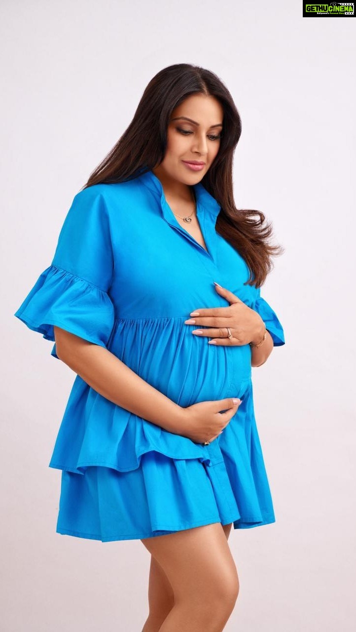 Bipasha Basu Instagram - I have fulfilled my first responsibility as a mother by deciding to store my baby's umbilical cord blood with Asia's most premium and largest cord blood banking network @cordlife_india Now it's your turn!! To know more, call at 18001216200 #mabannekipehlizimmedari #cordbloodbanking #stemcellbanking #mamatobe #pregnancy