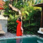 Catherine Tresa Instagram - Almost a Mermaid😜.. #balilife #breakisover #waterbaby #mebeingme #tuesdaymotivation Bali, Indonesia