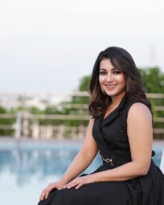 Catherine Tresa Instagram - If it is not Black ..we should just put it back 😜.

#blackismyhappycolor #justgirliestuff #mebeingme #mondaymood 

Captured by @krishna_photography_2411 
Styled by @manogna_gollapudi 
Dress by  @houseoffett 
Accessories by @thetrinkaholic 
Hair by @marella_makeupstudio 
Makeup by @madhu_derangula