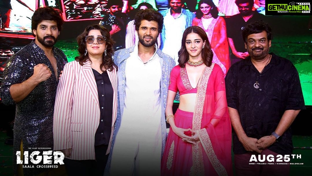 Charmy Kaur Instagram - Thank you GUNTUR ❤️ What an amazing reception 🔥 Loved your scintillating display of energy through out the event & As always our @shreyasgroup has pulled it of superbly 😊😊 #Liger #LigerOnAug25th @thedeverakonda @ananyapanday #purijagannadh @vish_666 @dharmamovies @puriconnects