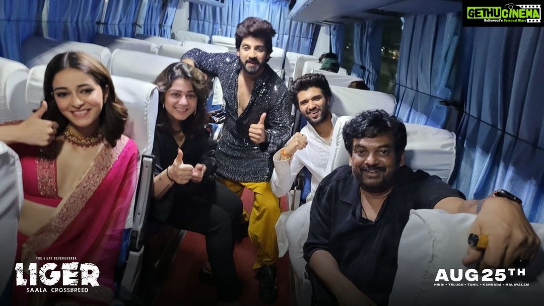 Charmy Kaur Instagram - Guntur !!! We are coming!! Get... Set... Go..! ⚡ Team #LIGER enroute to PRE-RELEASE EVENT in Guntur ❤️🤟 #LigerOnAug25th #LigerHuntBegins @TheDeverakonda @ananyapandayy #PuriJagannadh @karanjohar @apoorvamehta18 @vish_666 @DharmaMovies @PuriConnects Chalapathi Institute Of Engineering & Technology