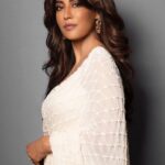 Chitrangada Singh Instagram - White love 🤍🤍🤍❕ #desigirl . . . For the event : 💄 @kajol_mulani 💇🏻‍♀️ @seemaphadtare35 Sari @premyabymanishii Jewelry @aquamarine Styling @eshaamiin1 📸 @kausttubh_kambhhle