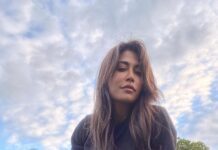 Chitrangada Singh Instagram - sunny days ..💛🌼🌈☀️✨🦄🌳 & a photo session 😁 #blueskies #godsowncountry #scotland #holidaymood #photodump Kilconquhar Castle Estate