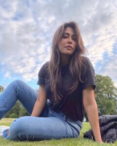 Chitrangada Singh Instagram - sunny days ..💛🌼🌈☀️✨🦄🌳 & a photo session 😁 #blueskies #godsowncountry #scotland #holidaymood #photodump Kilconquhar Castle Estate