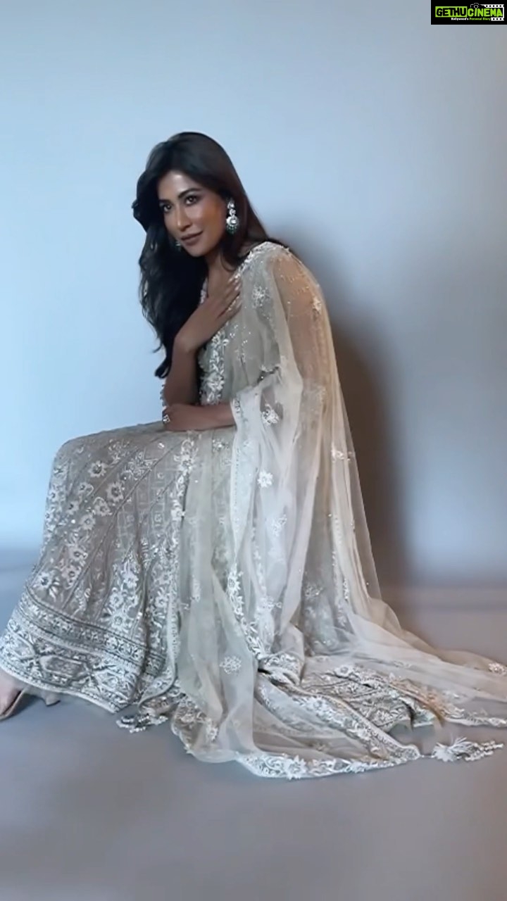 Chitrangada Singh Instagram - #modernlovemumbai screening .. 🤍 Celebrate the seasons of love on 13th may on @primevideoin . . @yashaswinigupta_makeup @ritashukla22 @taruntahiliani 💛 @eshaamiin1 @shivamguptaphotography @ayushi.20