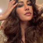 Chitrangada Singh Instagram - Just have to click a good hair day!! 💁🏻‍♀️😌💫 .. n the one who did it @ritashukla22 💛
