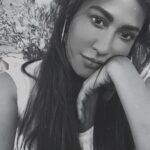 Chitrangada Singh Instagram - #selfiemodeon 🖤🤍 #lazyafternoonselfie