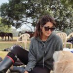 Chitrangada Singh Instagram – Big love .. small moments 
🐶 ☀️ 🌳 🏇💫❤️
#poloweather #chakkaday #lastsunday 
Sitting about @haryana_polo & @angad_kalaan ‘s corner !