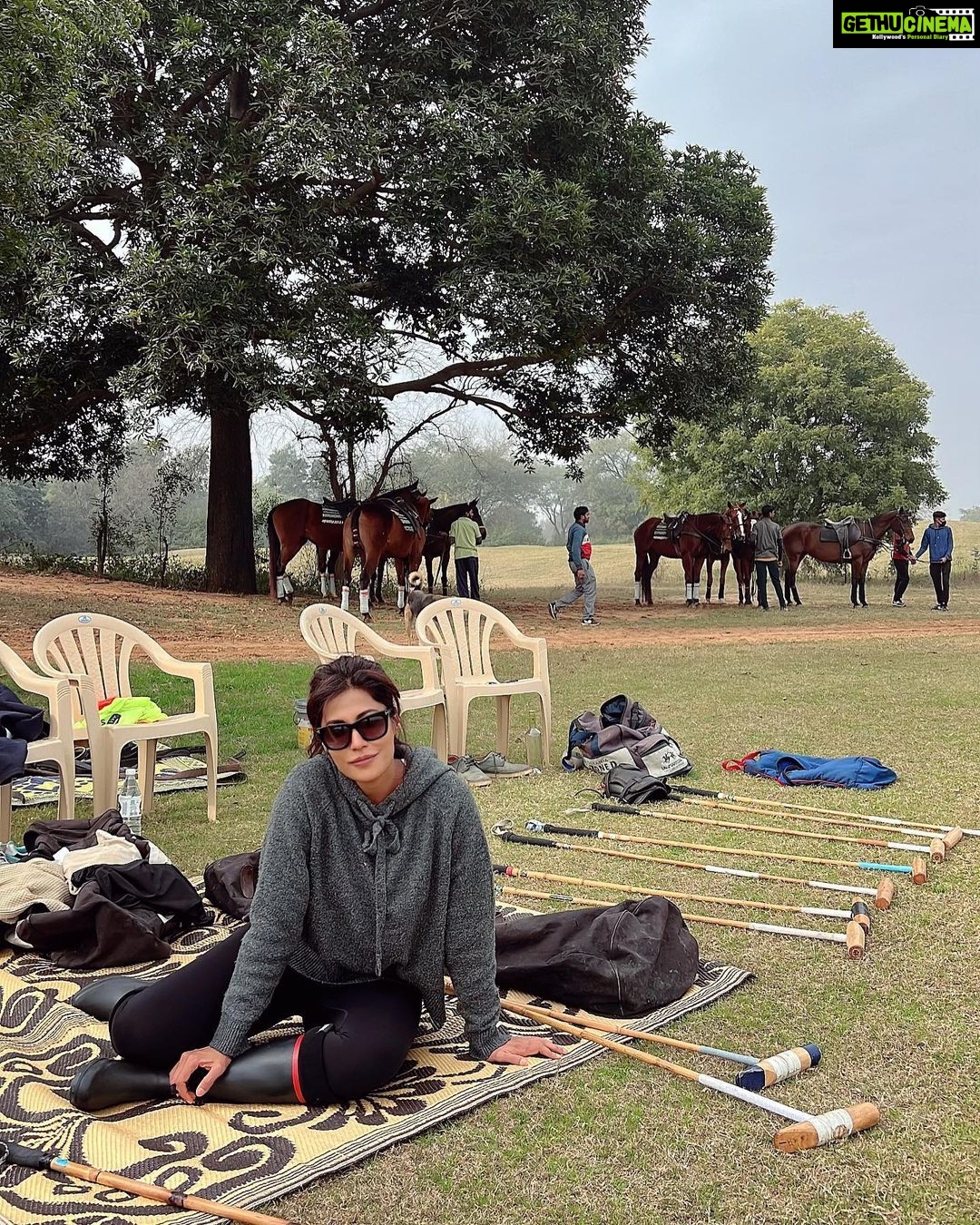 Chitrangada Singh Instagram - Big love .. small moments 🐶 ☀️ 🌳 🏇💫❤️ #poloweather #chakkaday #lastsunday Sitting about @haryana_polo & @angad_kalaan ‘s corner !