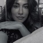 Chitrangada Singh Instagram – Emo type selfie 🤳! 🖤🤍

#yearendingsoon  #feelingblessed