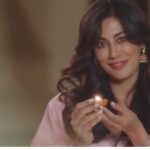 Chitrangada Singh Instagram - Wishing everyone a very happy .. prosperous Diwali ..may we have enough to share with those who feel less blessed than us !! 💫🪔✨💖🌈 Posted @withregram • @zoomtv This Diwali, light up your house and heart with love and care for those who have constantly made our lives easier and better to live. Have a #DilWaliDiwali with your loved ones and extended family! A massive Thank You to Chitrangda Singh for being a part of our special Diwali initiative. Team Zoom TV wishes you a very warm and prosperous #Diwali. 🪔 @chitrangda @simplekaul #ChitrangdaSingh #SimpleKaul #ChaitanyaChoudhary