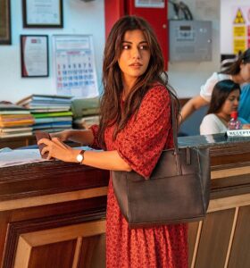 Chitrangada Singh Instagram - Mary is coming to meet u tomorrow 
On @zee5 
#bobbiswas #bobbiswasonzee5 
#bobbiswastomorrow 

@bachchan @samaratijori @ronith2212 
@_diyagram 
@gaurikhan #SujoyGhosh @_gauravverma
@redchilliesent #Boundscript @Zee5