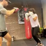 Chitrangada Singh Instagram - Morning sessions with @drewnealpt 🥊💥 Work in progress .. My faaavourite workout !! Thanks to my other #muaythai coach @valentinostefan_ who got me started on this despite all my tantrums ! 😁💛