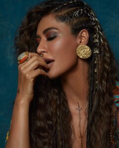Chitrangada Singh Instagram - The Afro Rhapsody from @eshaamiinlabel1 by @eshaamiin1 
 @lakmefashionwk x @fdciofficial 
.
.
Makeup & hair by @meghnabutanihairandmakeup 
Photographer @priyankknandwana