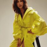 Chitrangada Singh Instagram - 💛💛💛 . . Makeup @yashaswinigupta_makeup Hair @pushkinbhasin Shot by @rahuljhangiani Styled by @namitaalexander Trench & boots @sshomme Managed by @ayushi.20