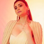 Daisy Shah Instagram - Stuck between idk, idc & idgaf . . . @cheriedofficial @maiiarabymn @trishadjani @makeupbyvinod @shab_qureshi786 📸: @ruhaankhanportraits