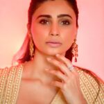 Daisy Shah Instagram - Stuck between idk, idc & idgaf . . . @cheriedofficial @maiiarabymn @trishadjani @makeupbyvinod @shab_qureshi786 📸: @ruhaankhanportraits