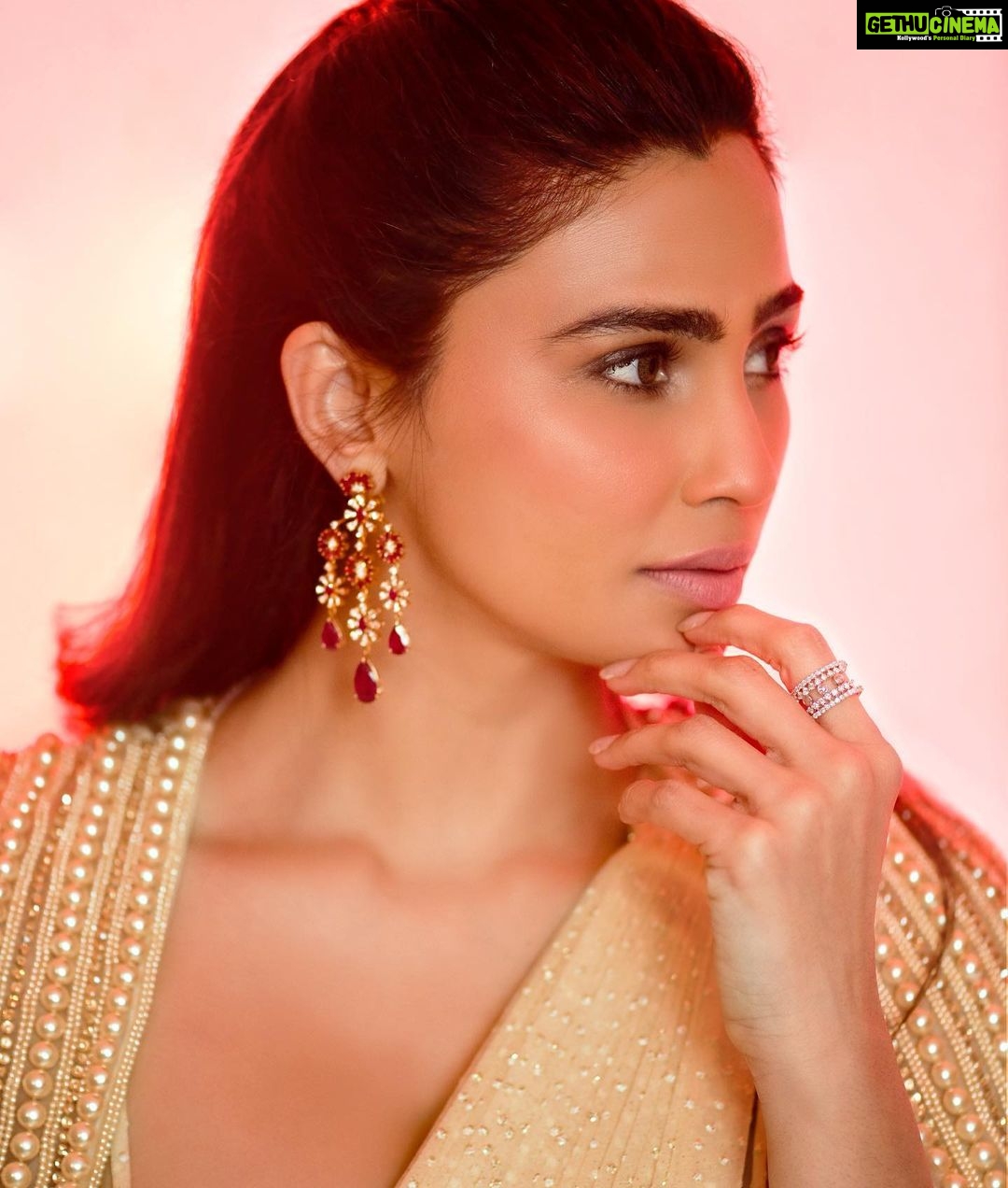 Daisy Shah Instagram - Stuck between idk, idc & idgaf . . . @cheriedofficial @maiiarabymn @trishadjani @makeupbyvinod @shab_qureshi786 📸: @ruhaankhanportraits